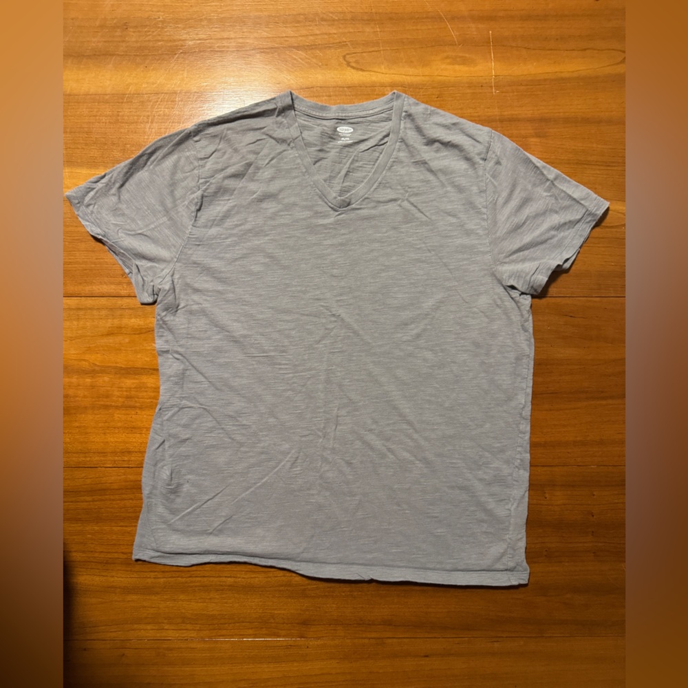 Men’s Old Navy Light Gray V-Neck Men's Tee XL